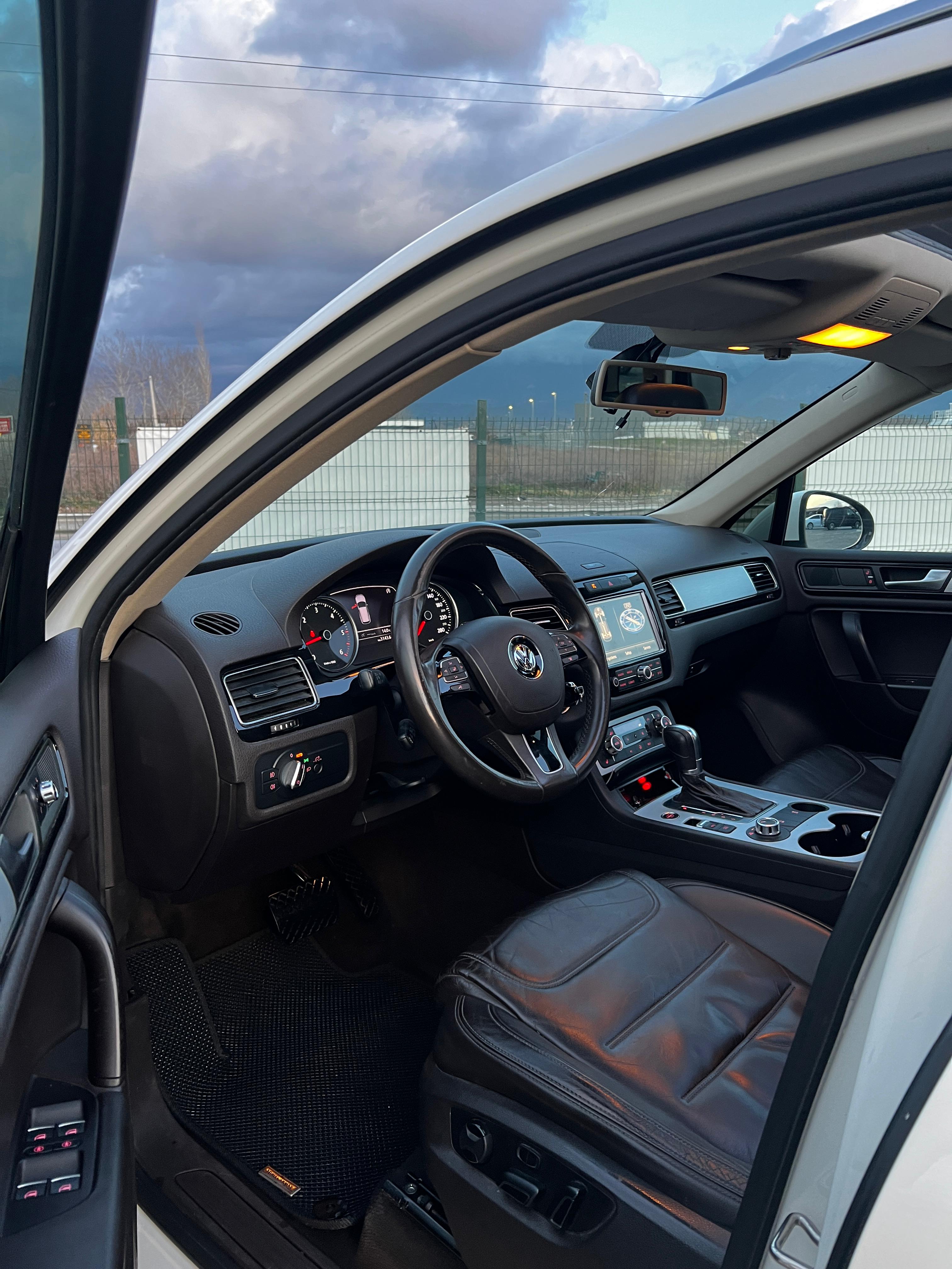 Image of VW TUAREG 2014