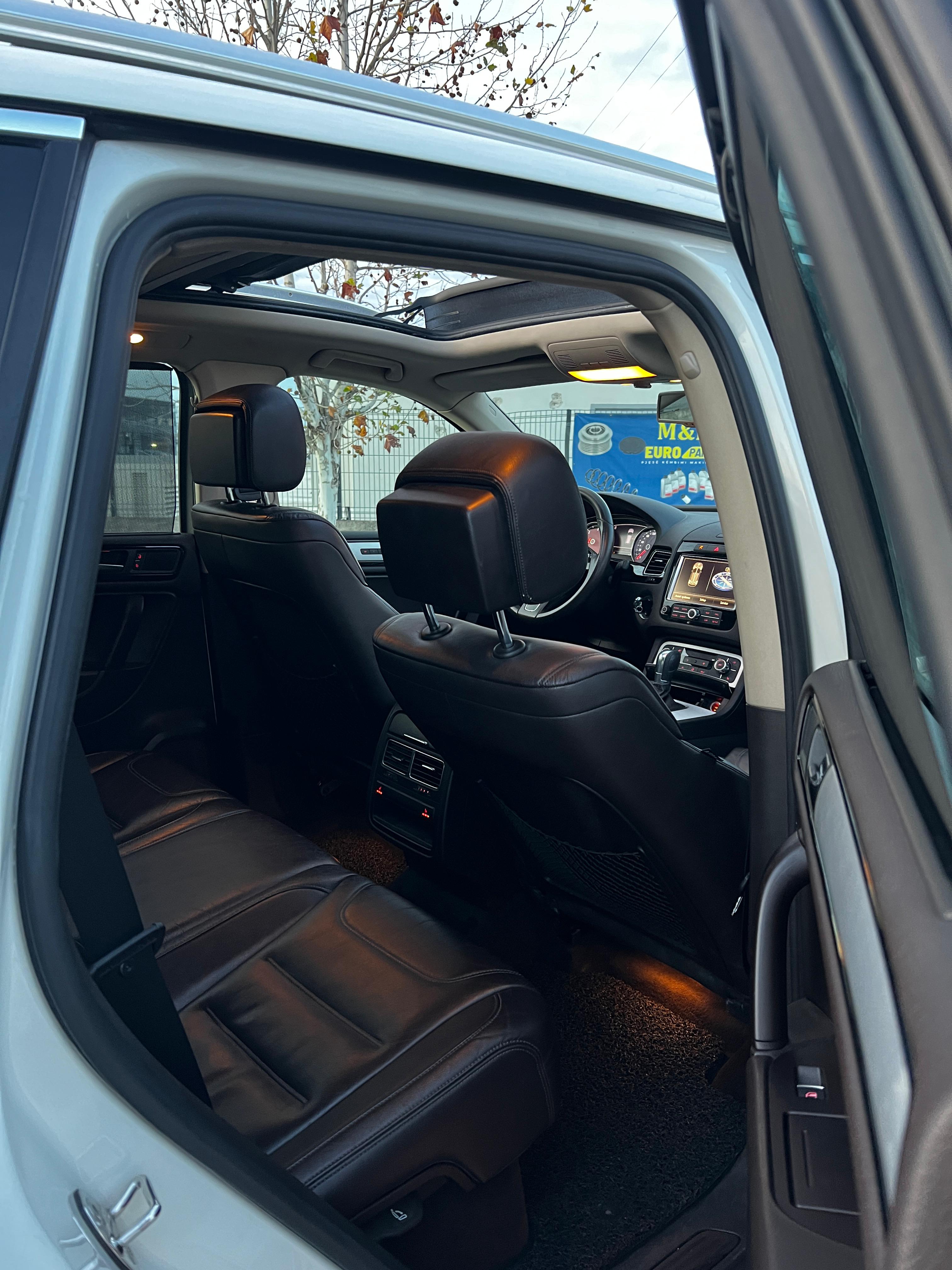 Image of VW TUAREG 2014