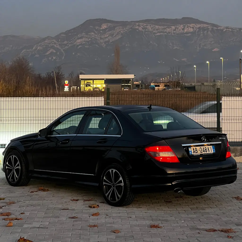 Image of MERCEDES-BENZ C220