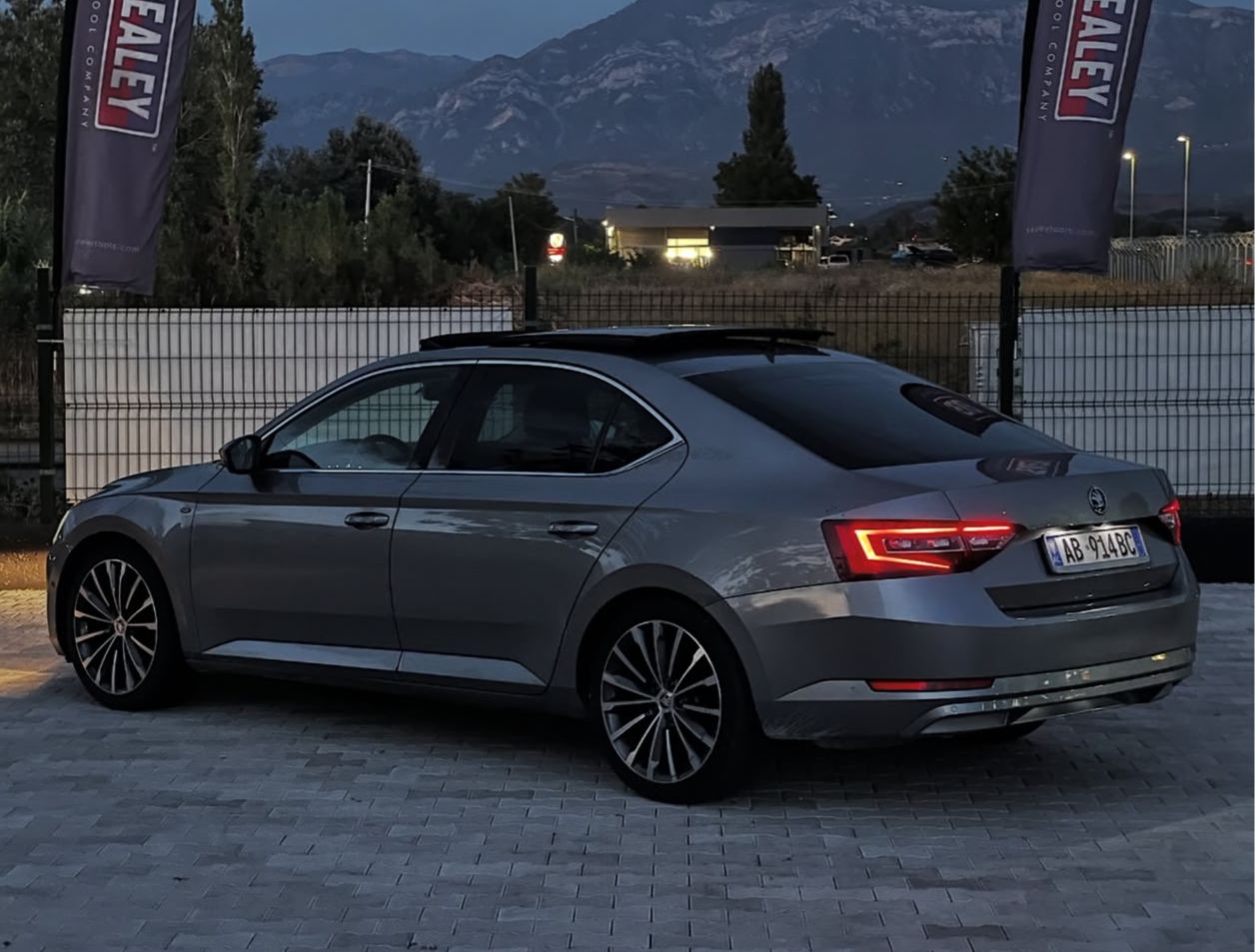 Image of SKODA SUPER-B